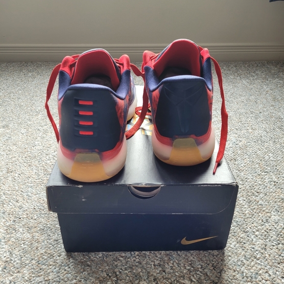 Kobe X Independence Day - Picture 6 of 11